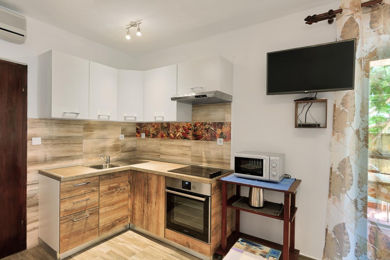 Vesna Apartment Pjescana Uvala Exterior photo