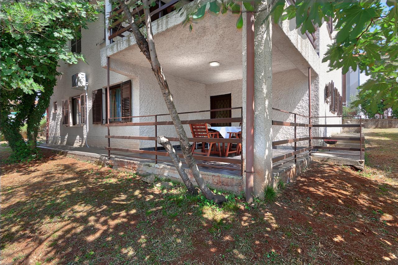 Vesna Apartment Pjescana Uvala Exterior photo